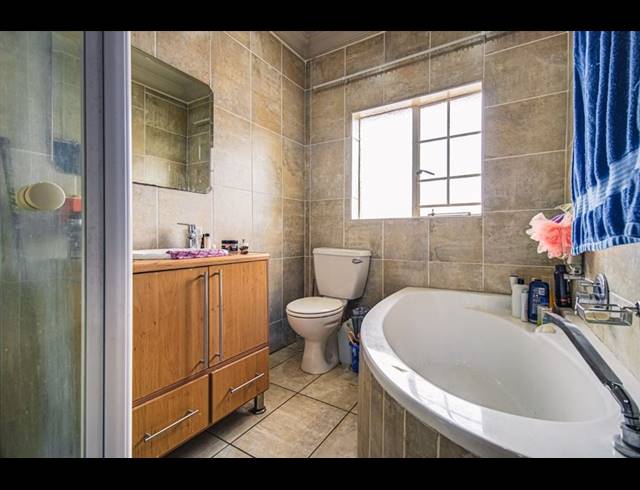 2 BEDROOM DUPLEX FOR SALE IN KEMPTON PARK EXT 4